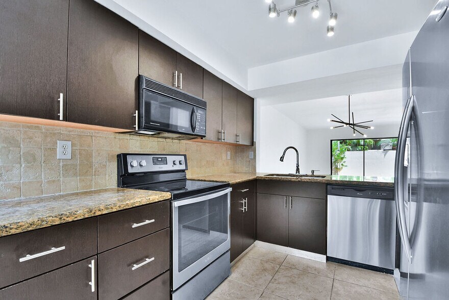 Building Photo - 3501 Magellan Cir