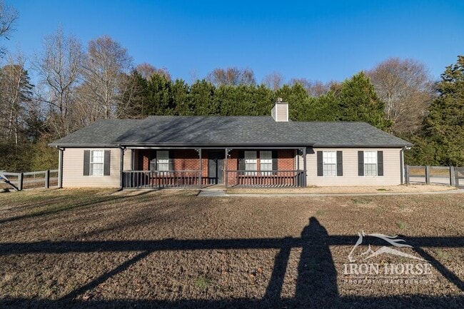 Building Photo - 1030 Hunter Trail