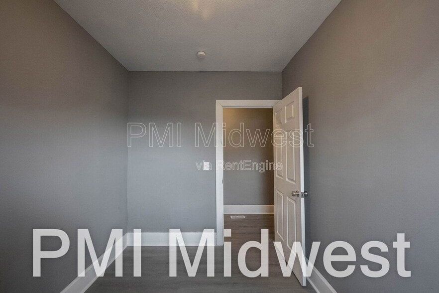 Building Photo - 24 N Euclid Ave