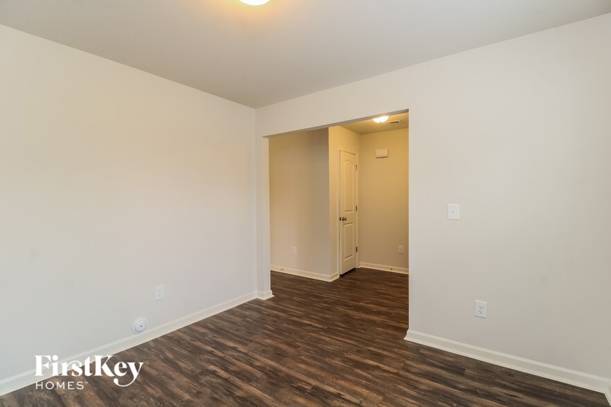 Building Photo - 1618 Dodson St