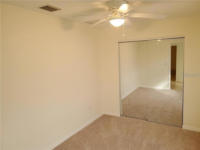 Building Photo - 1108 Apple Terrace