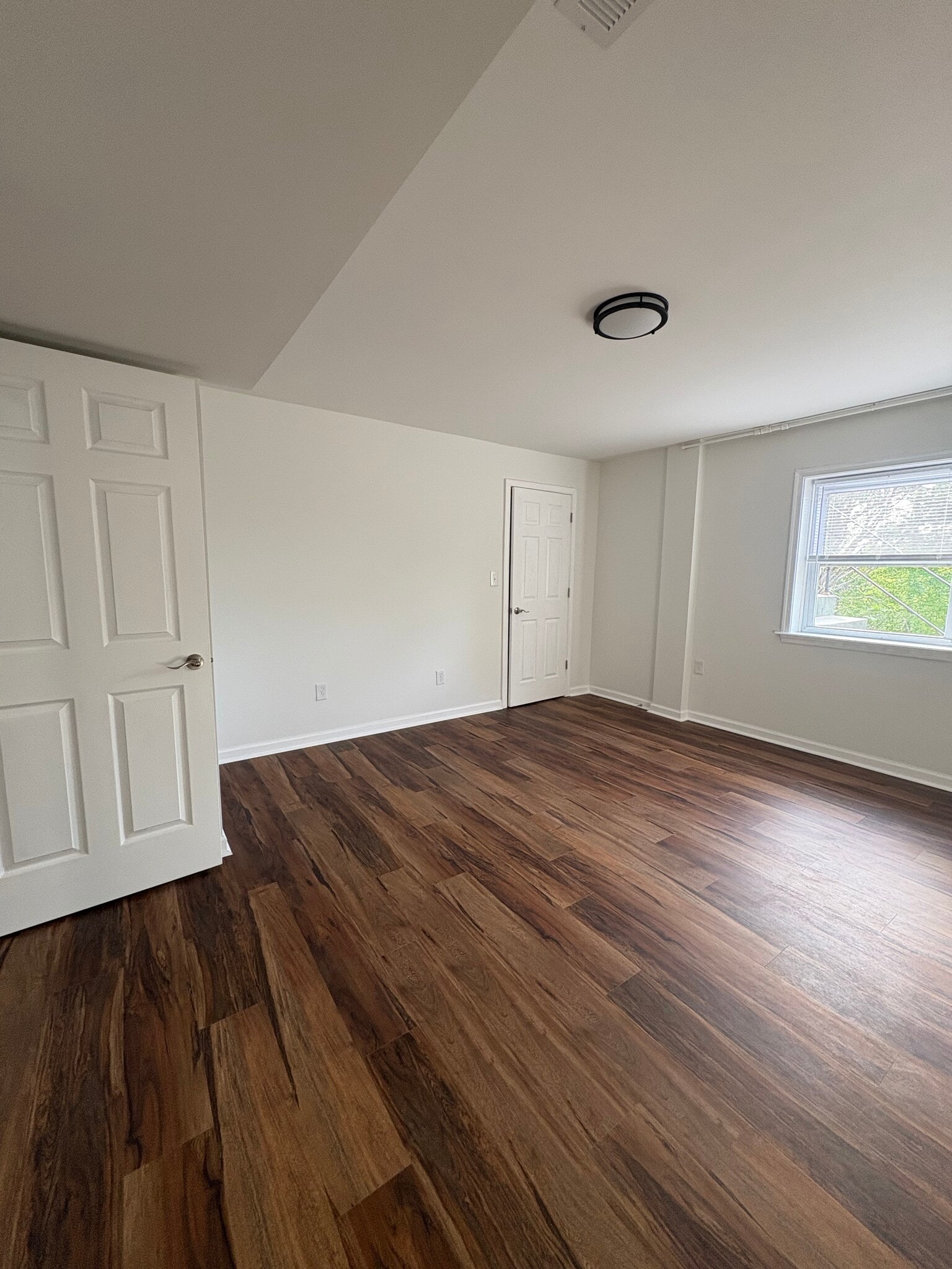 Building Photo - 909 Ridge St