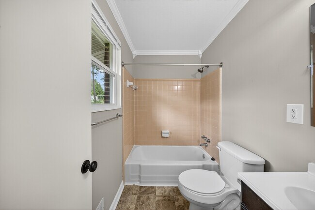 Building Photo - 2327 Mura Dr