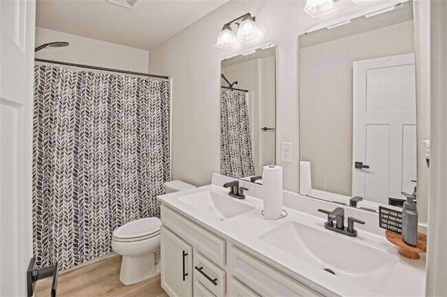 Building Photo - 305 Meuse Ln