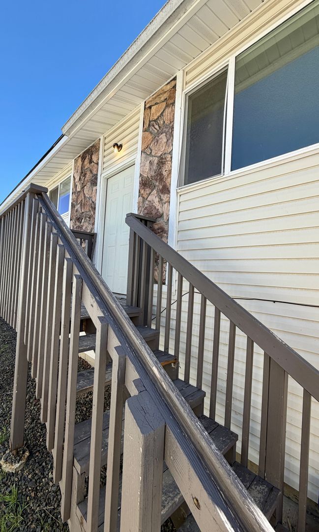 Building Photo - 4 Bedroom Duplex