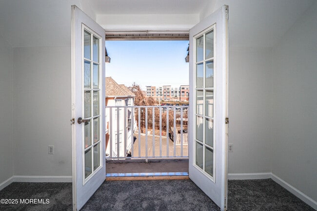 Building Photo - 105 Adamecs Way