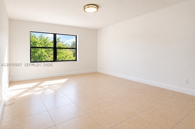 Building Photo - 8290 Lake Dr