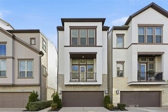 Building Photo - 819 Algona Ave