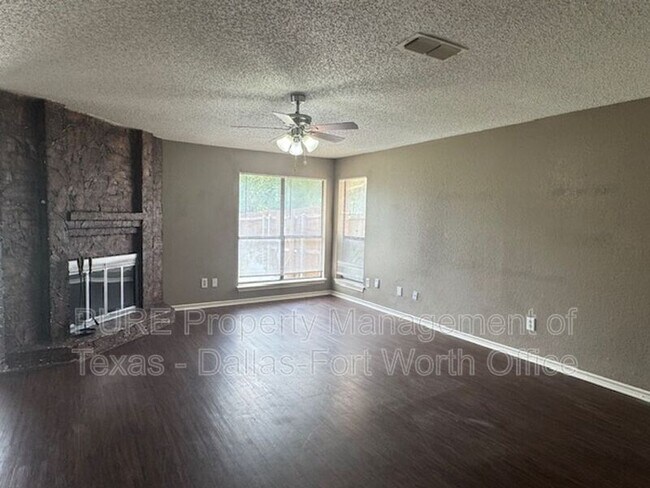 Building Photo - 1404 Straus Rd