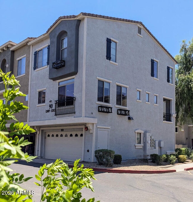 Building Photo - 2150 W Alameda Dr