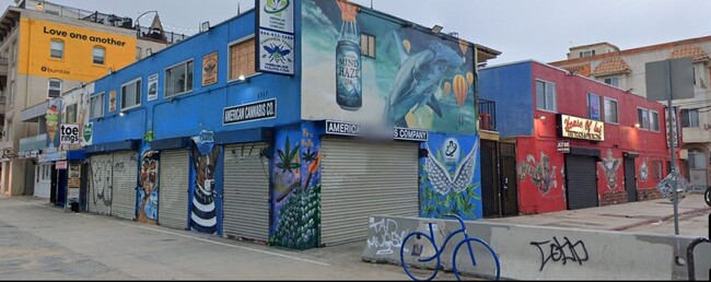 Primary Photo - Studio on the Venice Beach Boardwalk - MOV...