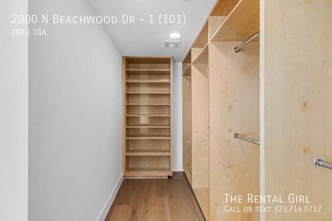 Building Photo - 2000 Beachwood Dr