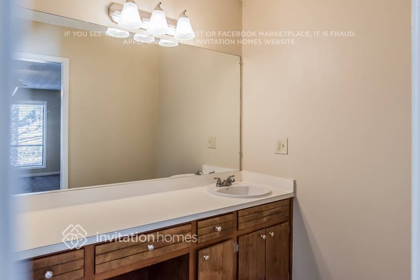 Building Photo - 640 Old Orchard Dr