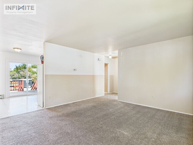 Building Photo - 323 N 16th Ave