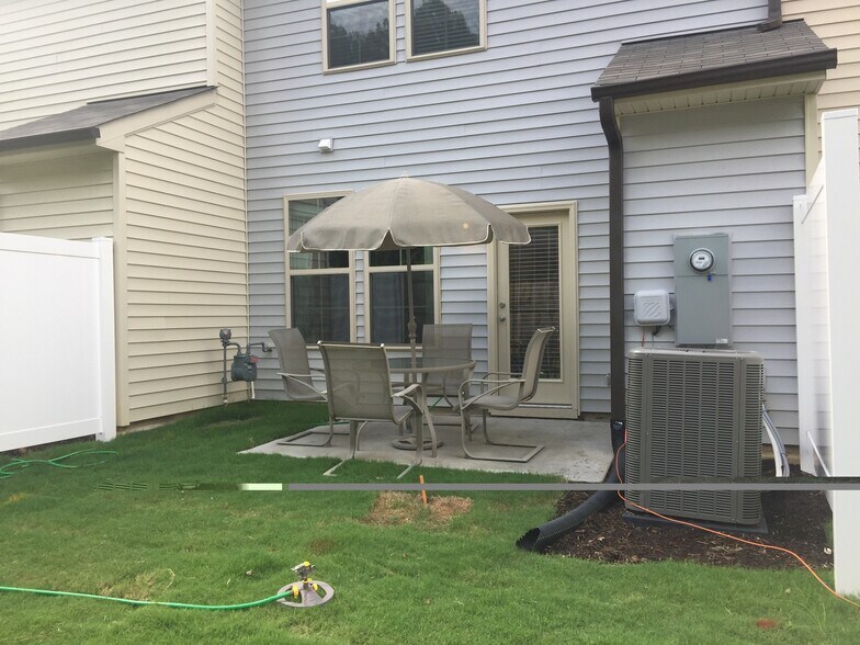 Building Photo - 748 Maypearl Ln