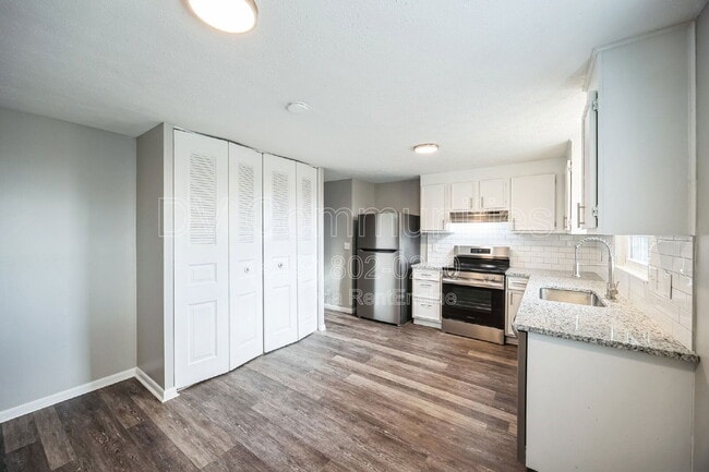 Building Photo - 12174 Glencrest Ct