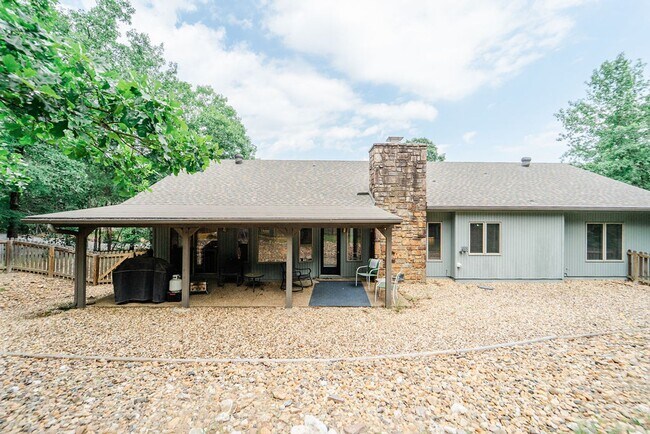 Building Photo - 3 Bed, 2 bath, in Hot Springs Village