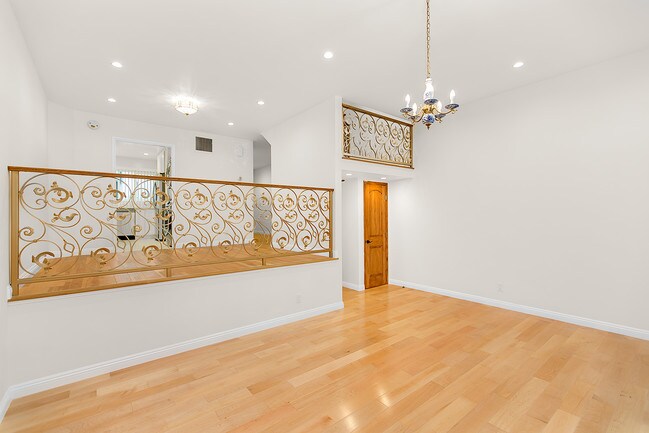 Building Photo - 1745 Selby Ave