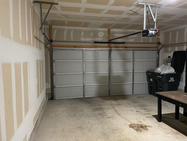 Building Photo - 665 Donegal Ln