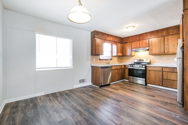 Building Photo - 9039 Raven Dr