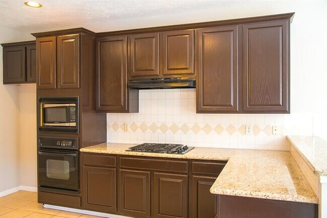 Building Photo - 15411 Seminole Canyon Dr