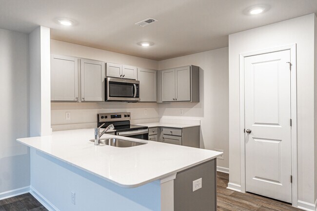 Building Photo - 207 1st St