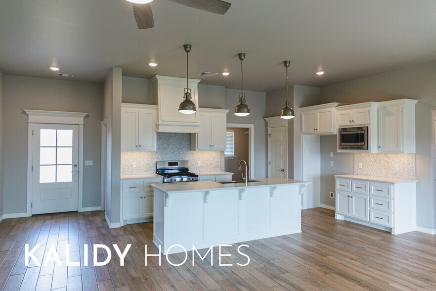 Building Photo - 5216 Bing Cir