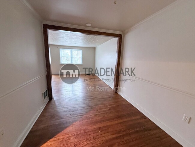 Building Photo - 925 Lafayette St