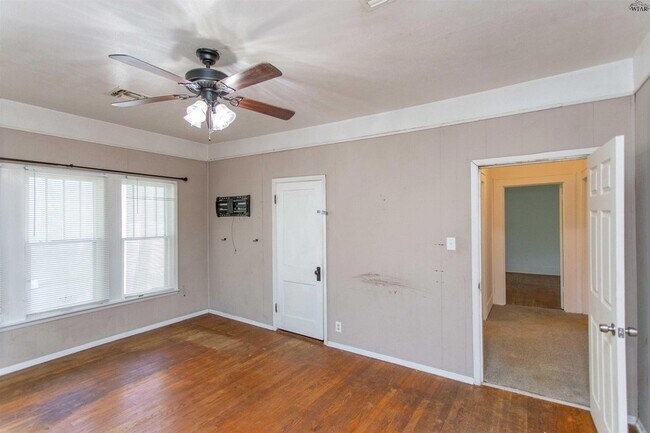 Building Photo - 1710 Pearl Ave