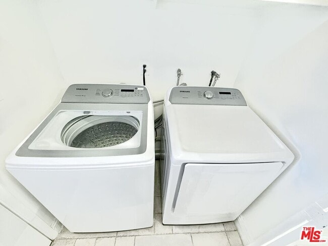 Building Photo - 23744 Hartland St