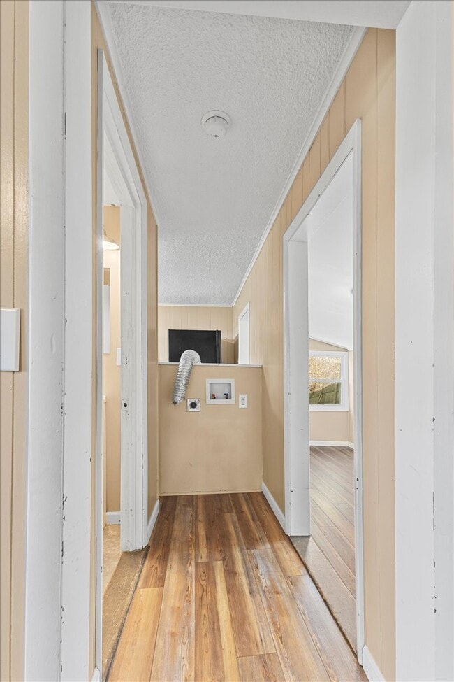 Building Photo - 1471 E State St