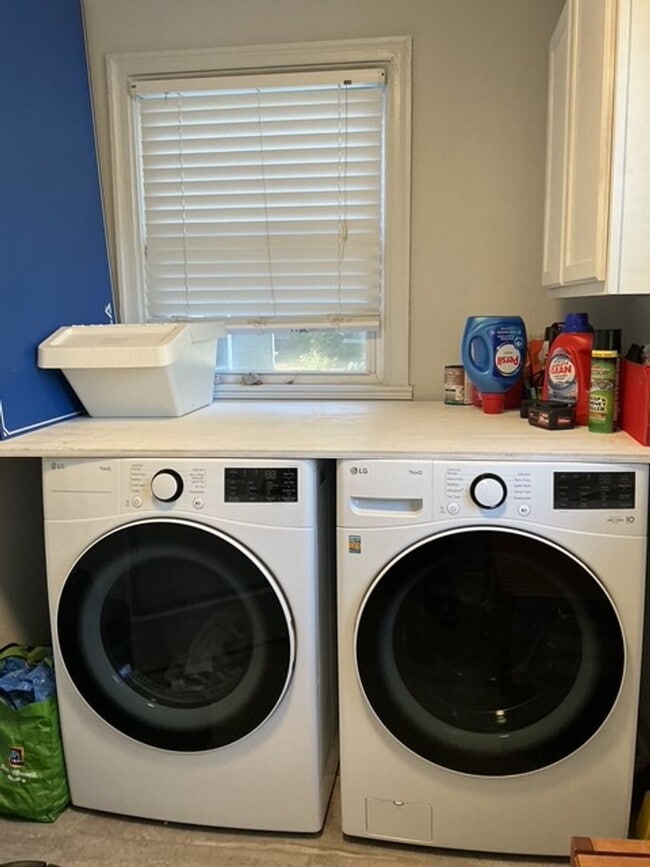 Building Photo - Normaltown home, a Charming 3 bedroom/ 2 bathroom Home Close to UGA and Hospitals!