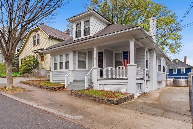 Building Photo - 102 Overhill Rd