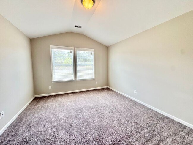 Building Photo - The Commons Community of Richmond Hill