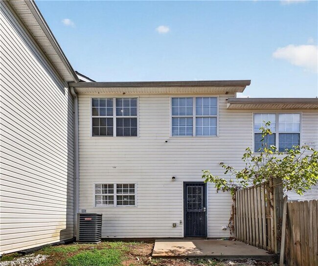 Building Photo - 1471 Riverrock Trail SW