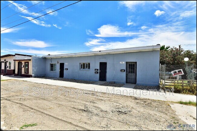 Building Photo - 1910A Olive Ave !!