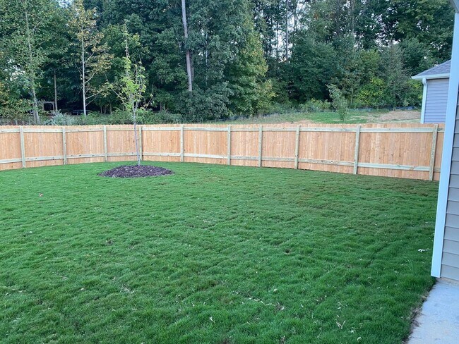 Building Photo - 3 Bedroom Single Family Home in Whitsett