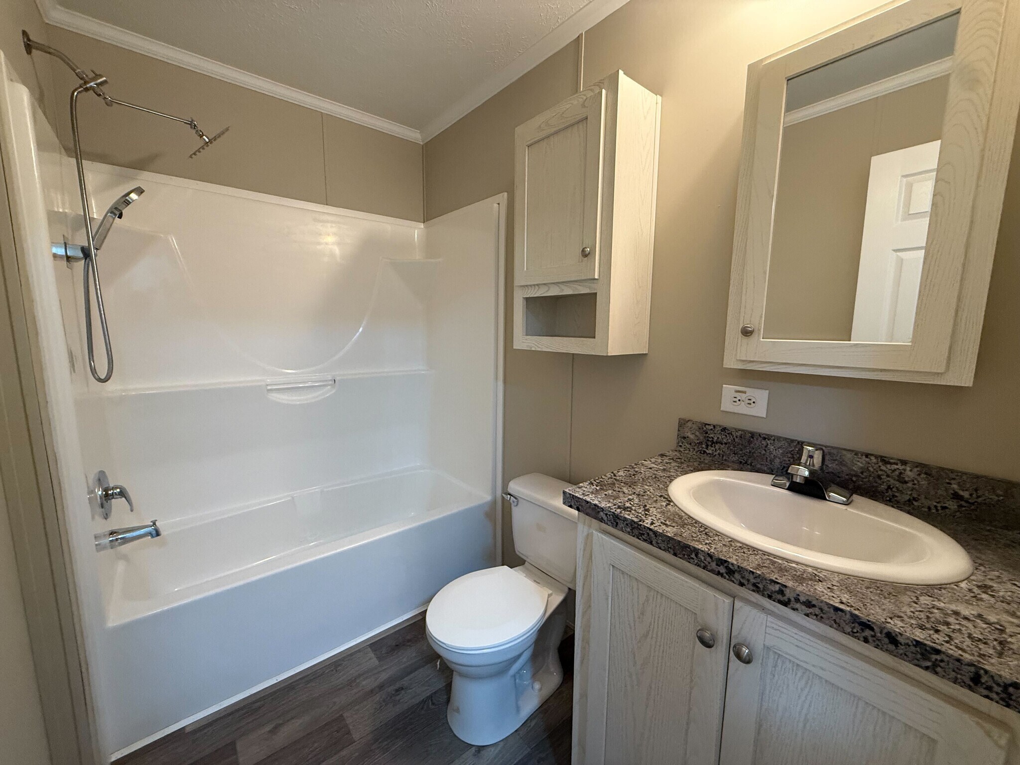 Building Photo - 12501 Apple Ln