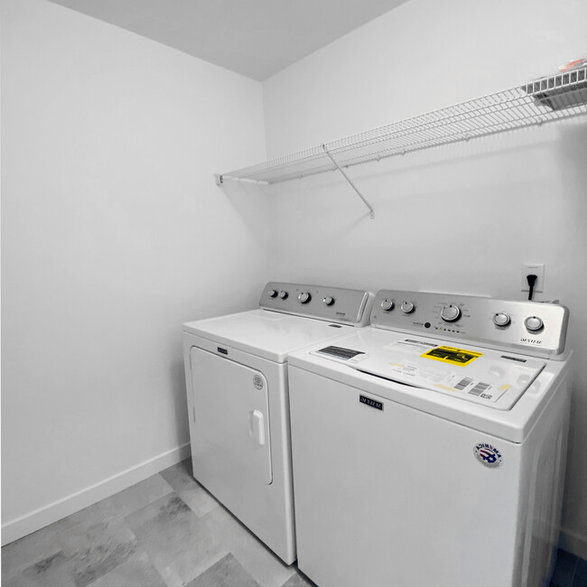 Laundry - 1255 S 28th Ave