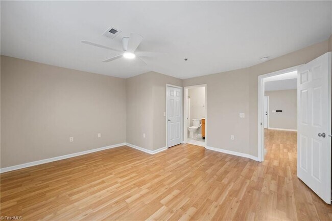 Building Photo - 3712 Cotswold Ave