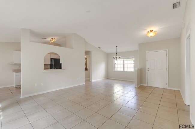 Building Photo - 3 Bedroom 2 Bath Single Family Home on a Cul-de-sac