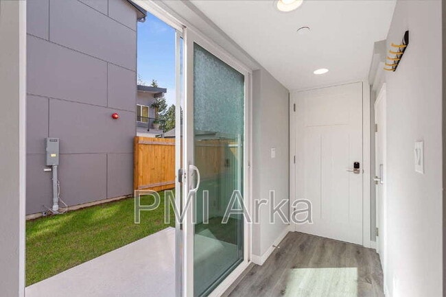 Building Photo - 1415 SW 148th St