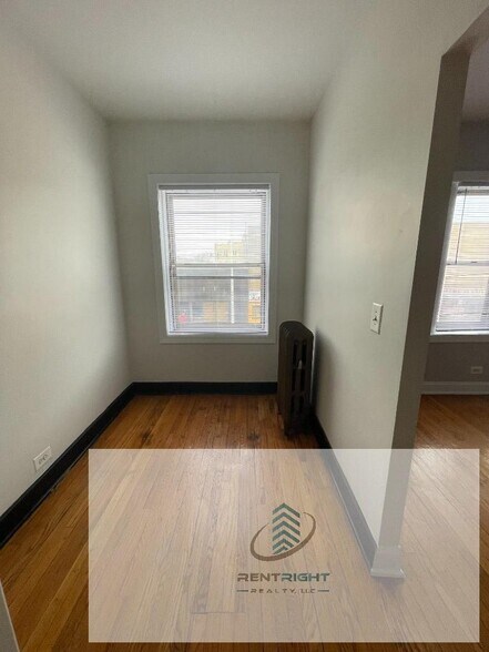 Building Photo - 4354 N Elston Ave