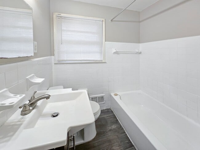 Building Photo - 4-Bedroom Ranch in the Heart of Atlanta – ...