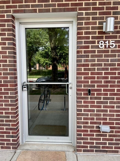 Entry - 815 E Mifflin St