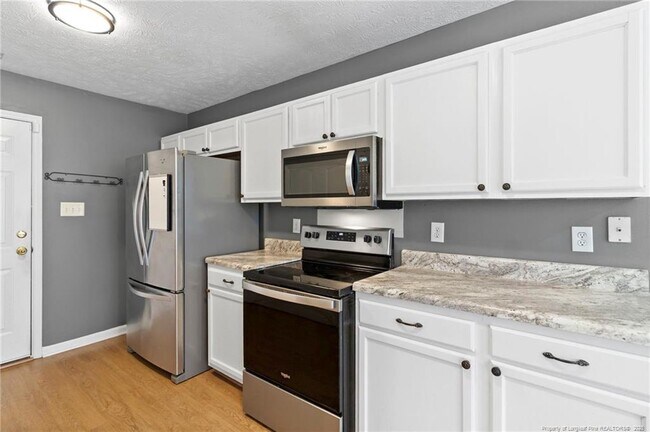 Building Photo - 111 Silverberry Ct