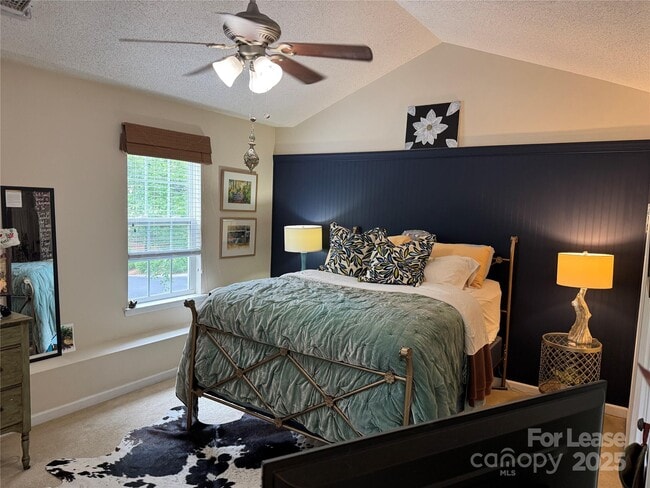 Building Photo - 8763 Robinson Forest Dr