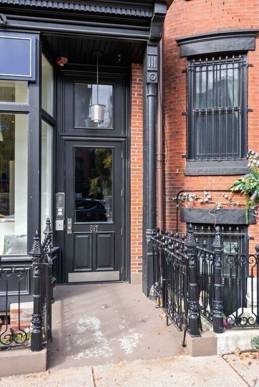 Building Photo - 597 Tremont St