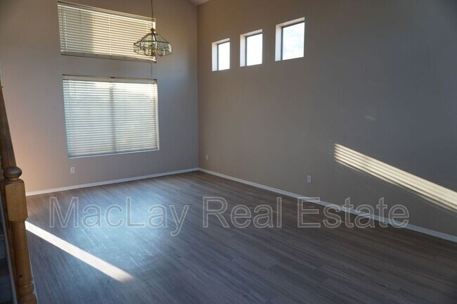 Building Photo - 2600 S Holguin Way
