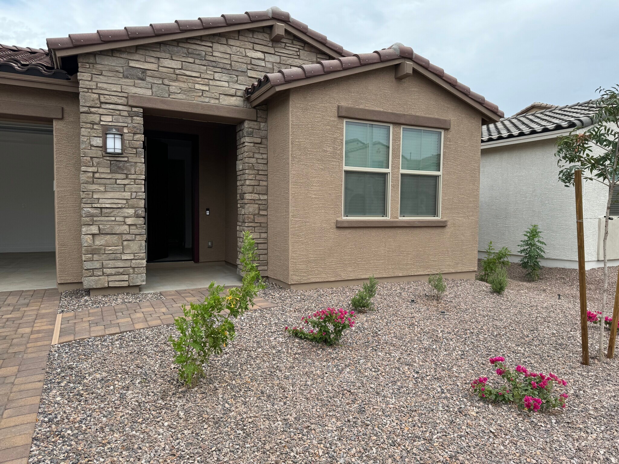 Building Photo - 8758 W Medlock Dr